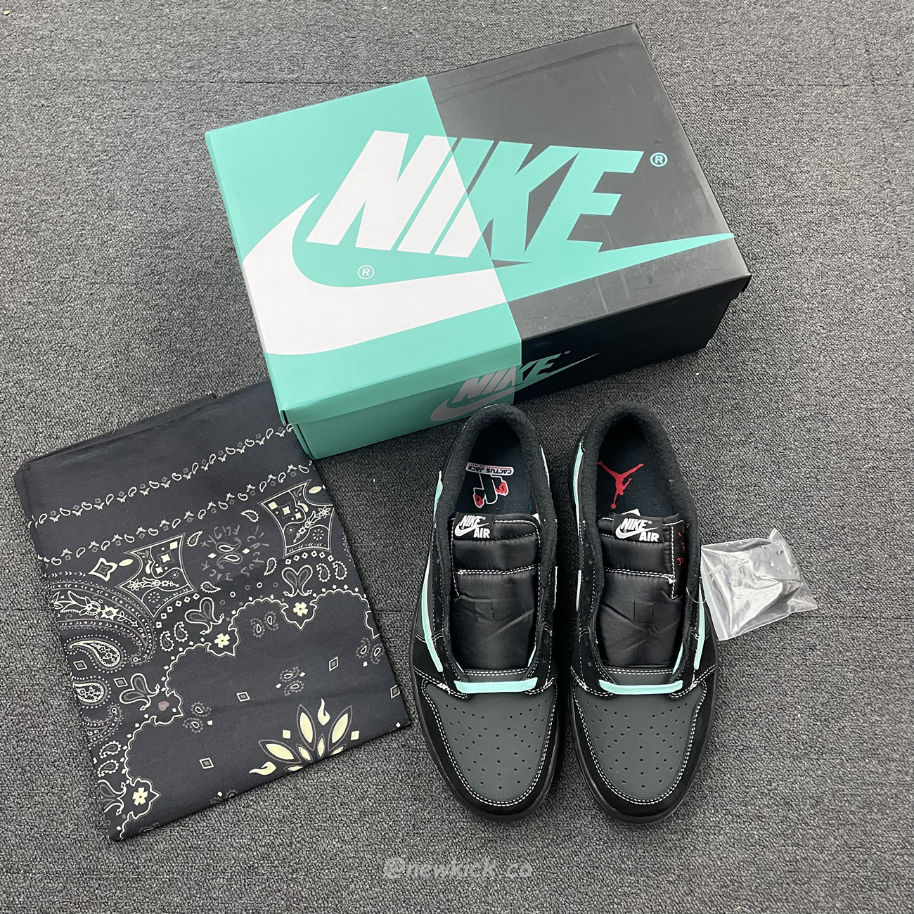 Air Jordan 1 Low Dazzles With Tiffany Cus Travis Dm7866 311 (6) - newkick.app